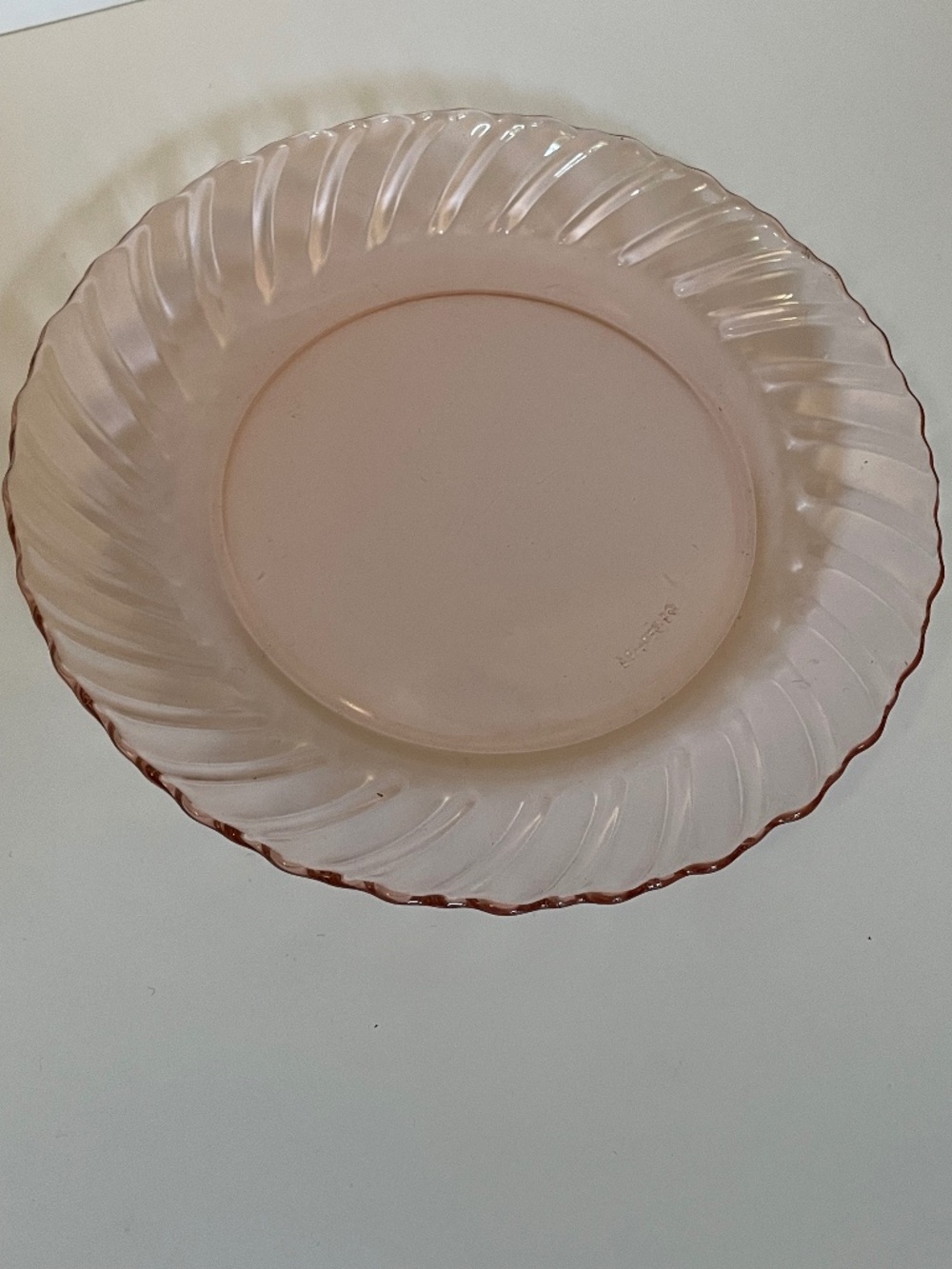 Arcoroc Vintage Pino Rosaline Glass Salad Plates Set of 2